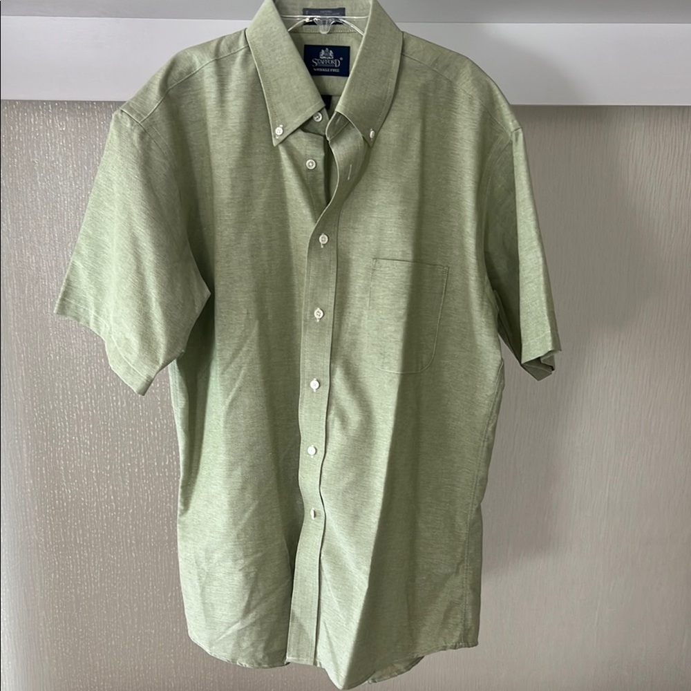 Men's Collared Sage Green Short Sleeve Button Up